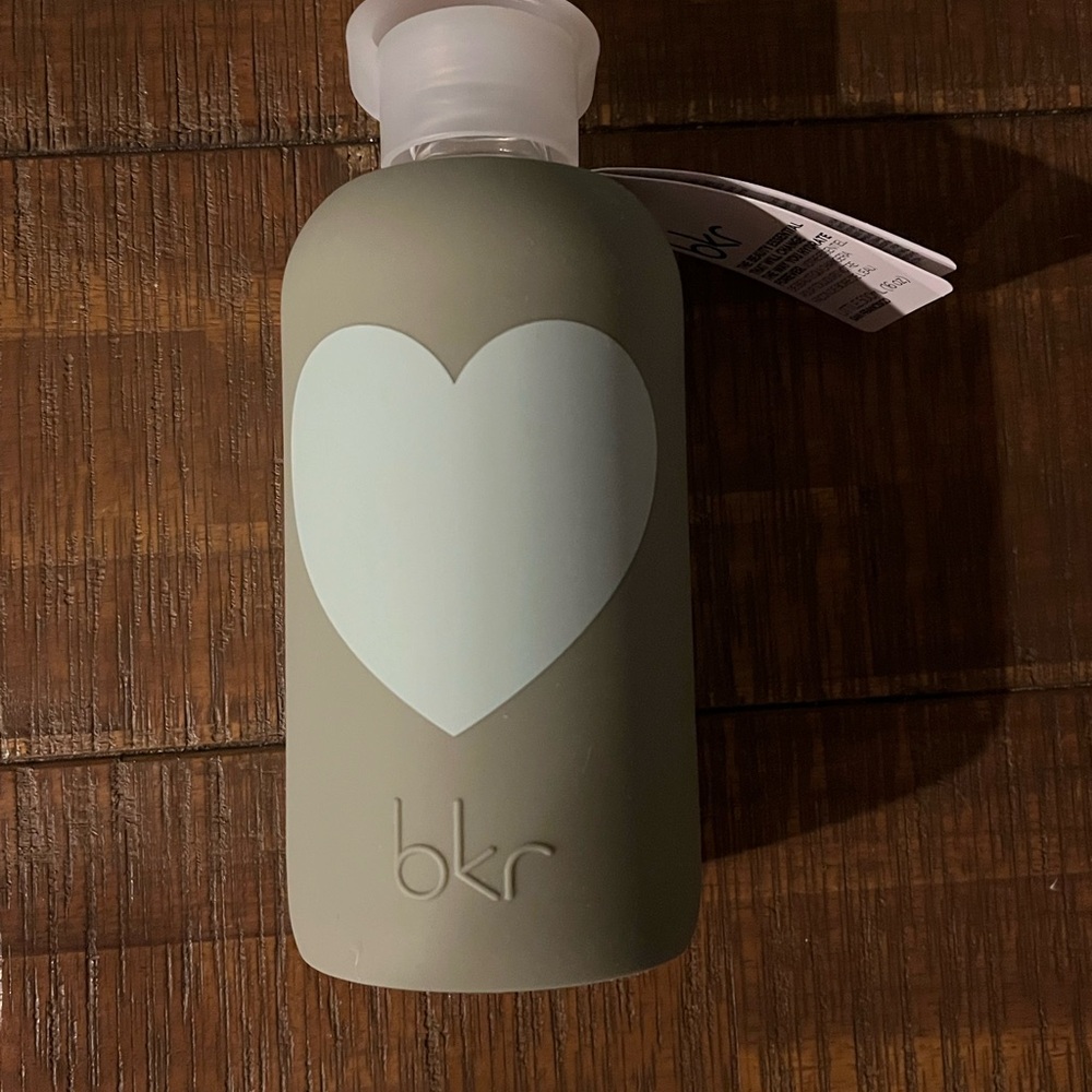 bkr Aspen Love Water Bottle with Heart NWT